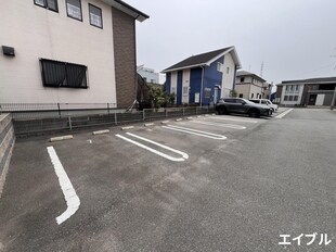 オペラハウスⅢ番館の物件外観写真